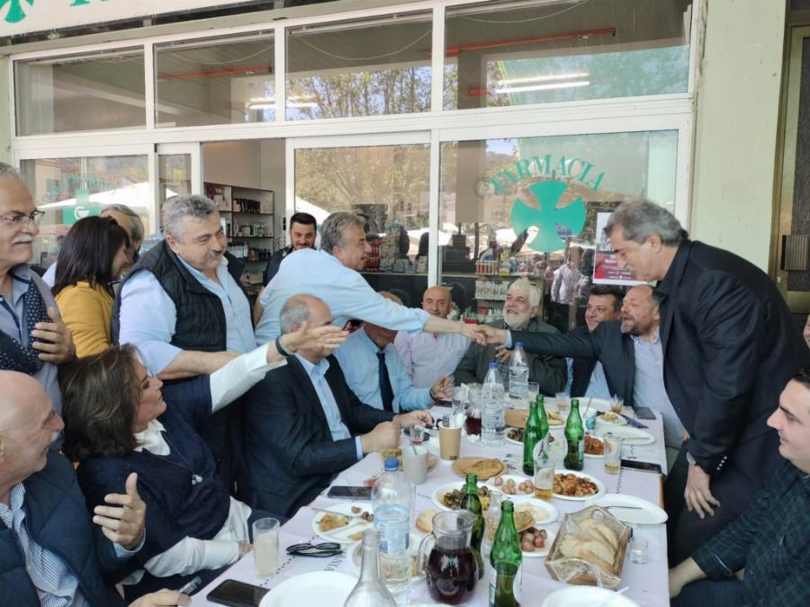 Κανείς δεν το περίμενε: Η Ντόρα Μπακογιάννη και ο Παύλος Πολάκης κάθισαν στο ίδιο τραπέζι και έφαγαν μαζί