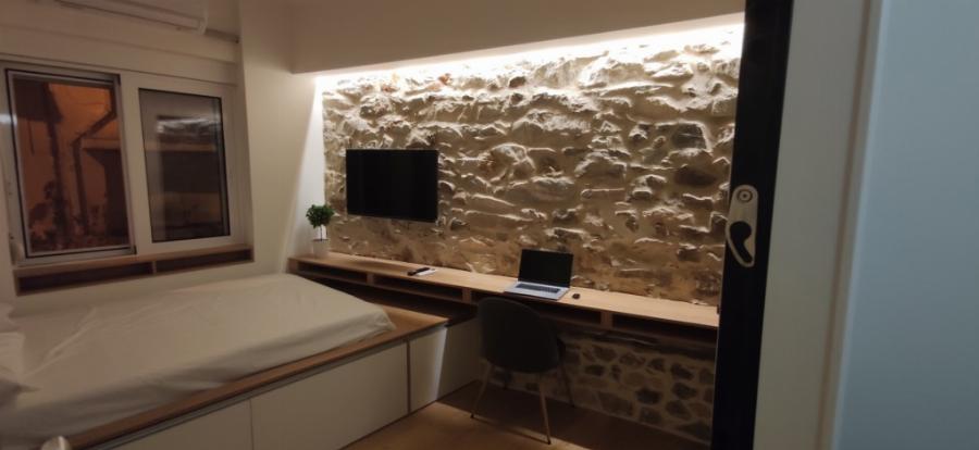 Το μικρότερο σπίτι της Αθήνας: Διαμέρισμα μόλις 11τμ στο Παγκράτι θυμίζει δωμάτιο πολυτελούς ξενοδοχείου