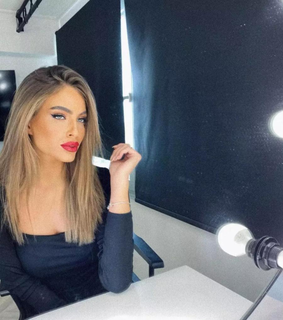 Μοντέλο, μικρότερη του και ίδια η Μαλέσκου: Όσα δεν γνωρίζατε για την Ασημένια που τρέλανε τον Οικονομόπουλο