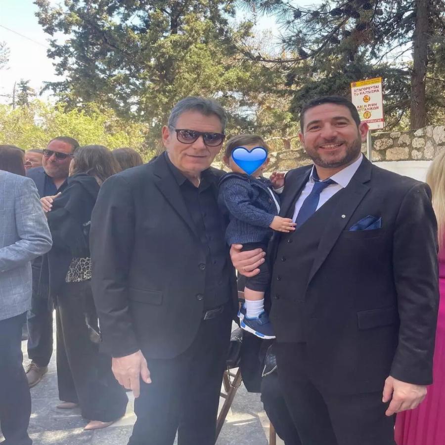 Σε πελάγη ευτυχίας ο Άγγελος Διονυσίου: Διπλή χαρά με τον γάμο του γιου και τη βάφτιση του εγγονού του