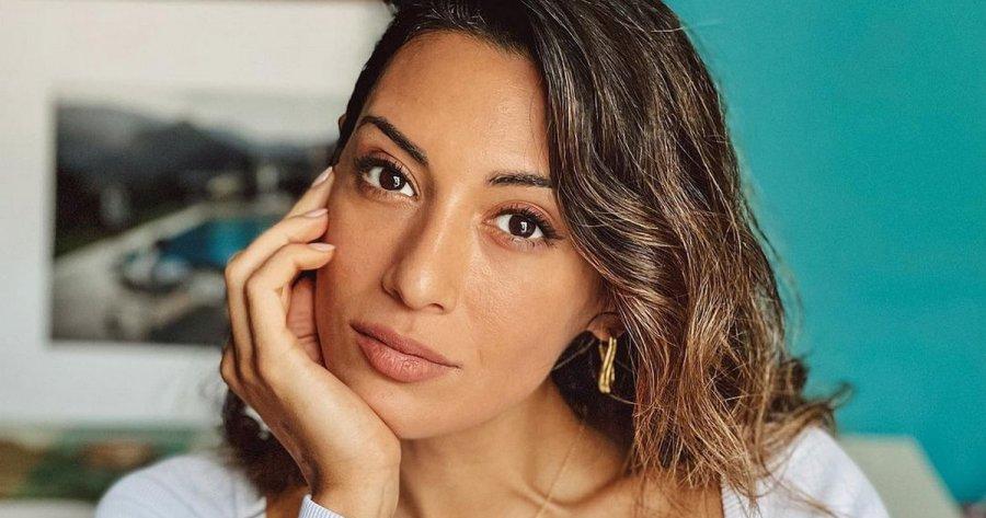 Ξανθιά καλλονή και σαν αδερφή της: Αυτή είναι η μητέρα της Ευγενίας Σαμαρά και είναι πανέμορφη σαν την ηθοποιό