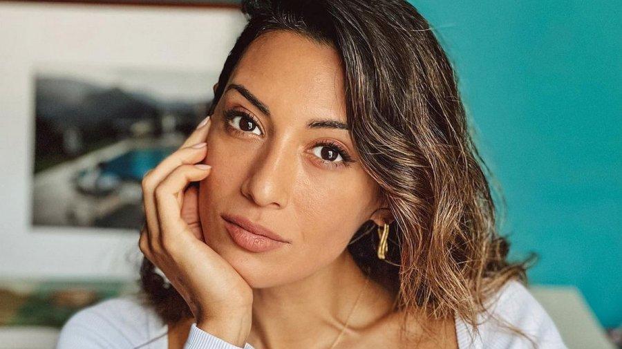 Ξανθιά καλλονή και σαν αδερφή της: Αυτή είναι η μητέρα της Ευγενίας Σαμαρά και είναι πανέμορφη σαν την ηθοποιό