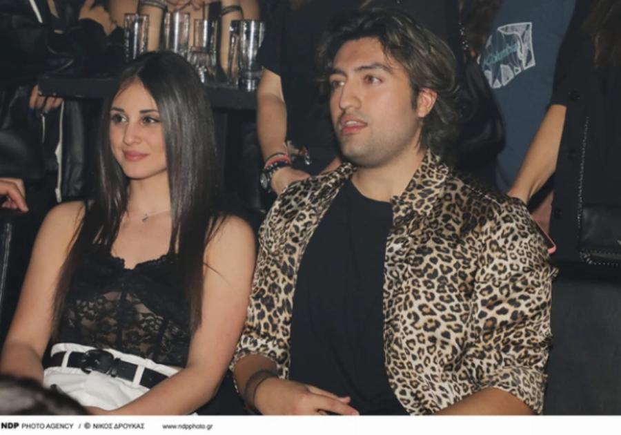 Πιο ερωτευμένος από ποτέ: Ο γιος των Γαρμπή – Σχοινά στα μπουζούκια μαζί με την κούκλα σύντροφό του