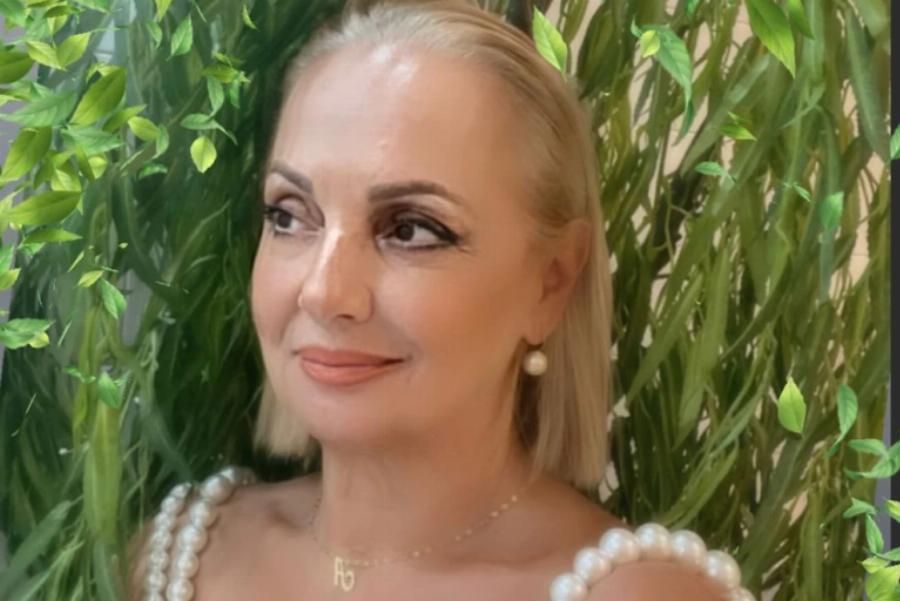 Ξανθιά καλλονή και σαν αδερφή της: Αυτή είναι η μητέρα της Ευγενίας Σαμαρά και είναι πανέμορφη σαν την ηθοποιό