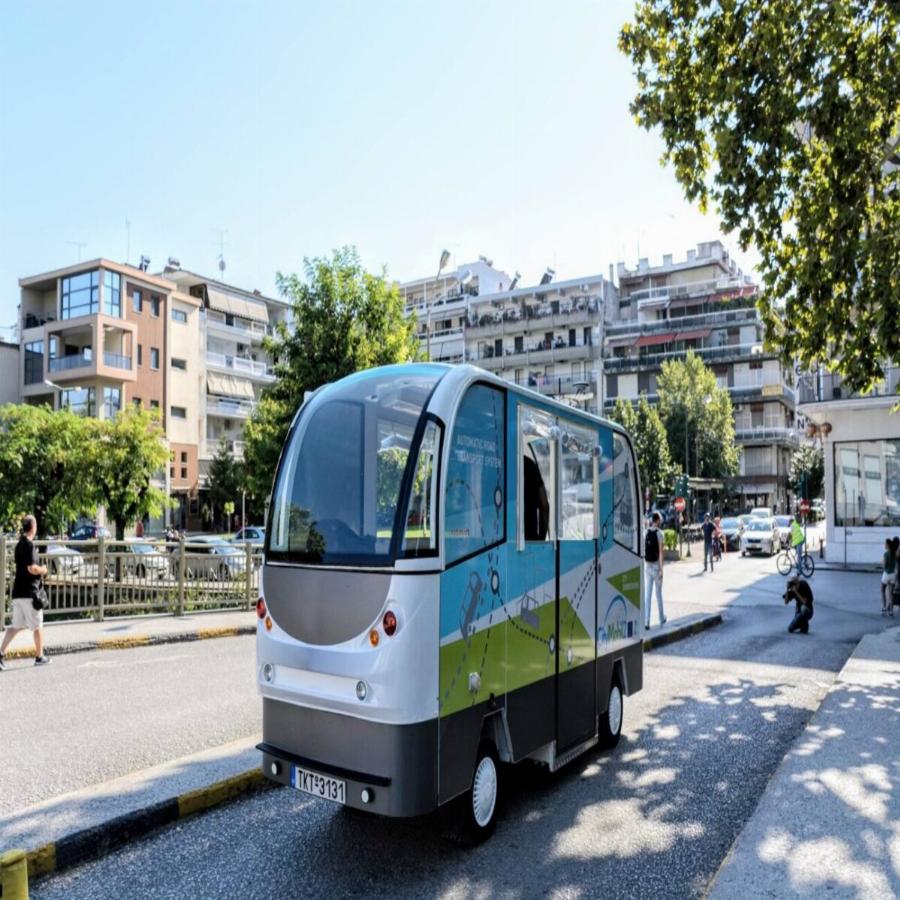 Απευθείας από το μέλλον: Τα Τρίκαλα δοκιμάζουν οχήματα χωρίς οδηγό που θα τους στέλνεις μήνυμα και θα σε παραλαμβάνουν