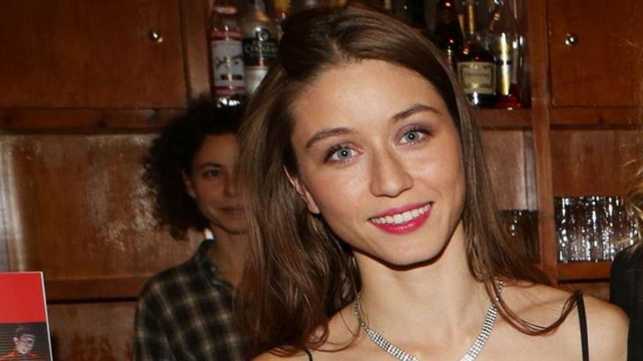 Η κατάθεση ψυχής της Ευθαλίας Παπακώστα από το «Μαύρο Ρόδο»: «Έχασα και τους δύο γονείς μου, αλλά μου δίνουν δύναμη»