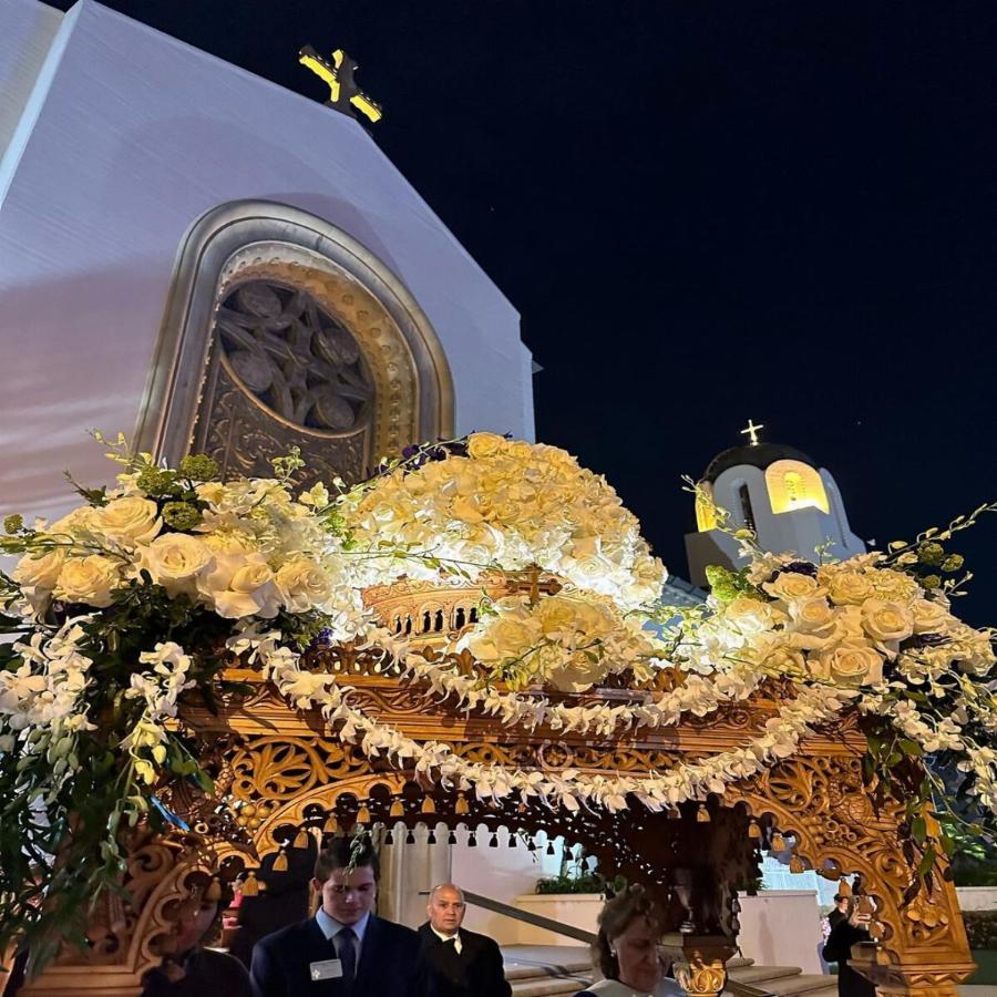 «Χριστός Ανέστη! Αληθώς Ανέστη!»: Η Ρίτα Γουίλσον μαζί με τον Τομ Χανκς εύχοται στα ελληνικά για την Ανάσταση