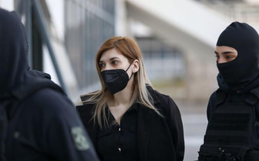 Το μυστήριο με το πανάκι της Ίριδας: Η κατάθεση του Ηλιάδη τα φέρνει όλα στο φως και τα μηνύματα της Ρούλας Πισπιρίγκου