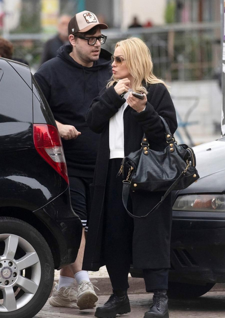 Μαγνήτισε τα βλέμματα η Πέγκυ Ζήνα: Σούσουρο με την τσάντα της, που κοστίζει μια περιουσία