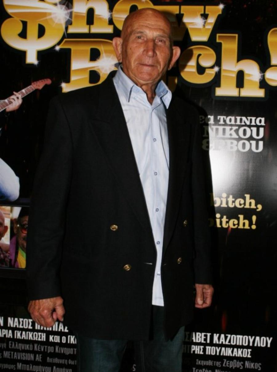 Θα μείνουν στις μνήμες μας: Οι 19 διάσημοι Έλληνες που έφυγαν από τη ζωή το 2022 και όλοι τους θρήνησαν