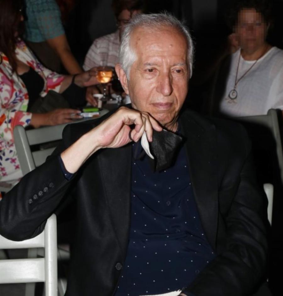 Θα μείνουν στις μνήμες μας: Οι 19 διάσημοι Έλληνες που έφυγαν από τη ζωή το 2022 και όλοι τους θρήνησαν