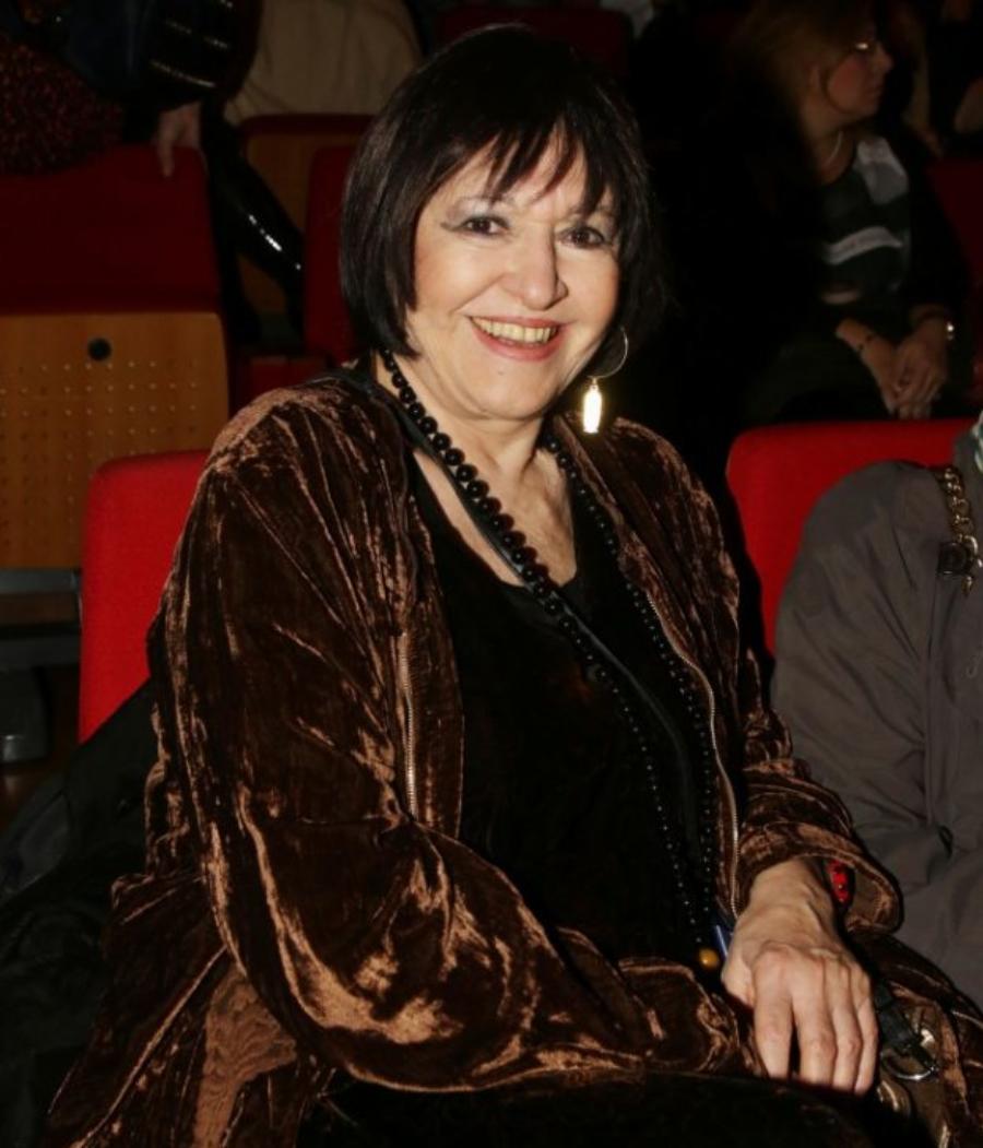 Θα μείνουν στις μνήμες μας: Οι 19 διάσημοι Έλληνες που έφυγαν από τη ζωή το 2022 και όλοι τους θρήνησαν