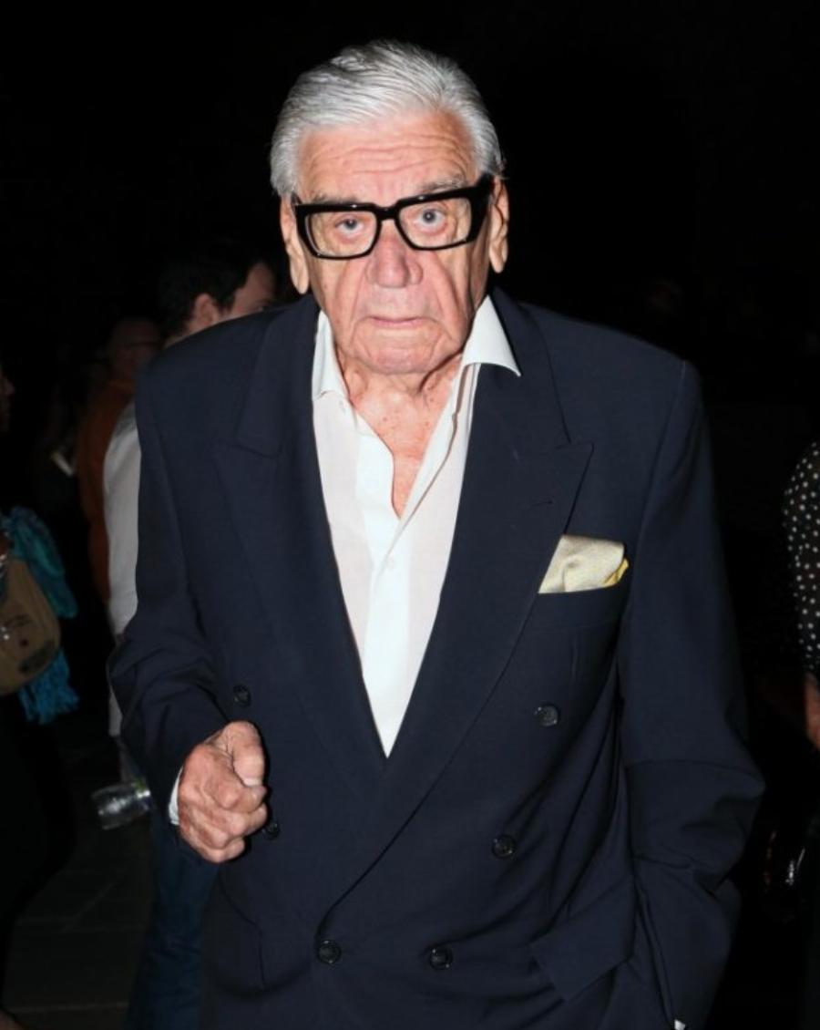 Θα μείνουν στις μνήμες μας: Οι 19 διάσημοι Έλληνες που έφυγαν από τη ζωή το 2022 και όλοι τους θρήνησαν