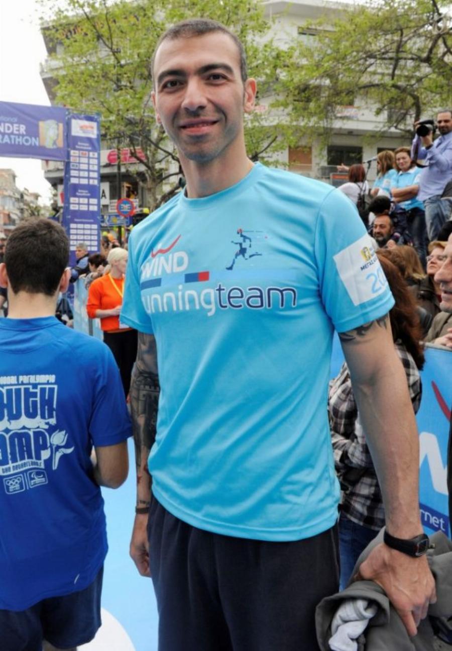 Θα μείνουν στις μνήμες μας: Οι 19 διάσημοι Έλληνες που έφυγαν από τη ζωή το 2022 και όλοι τους θρήνησαν