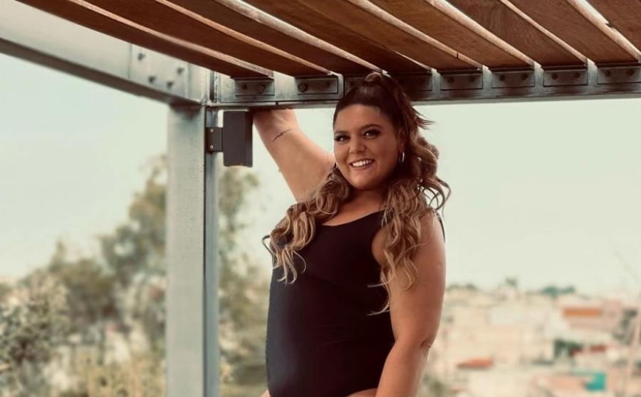 Έφερε το καλοκαίρι: Η Δανάη Μπάρκα έβαλε το μαγιό της, πόζαρε και έστειλε το μήνυμά της