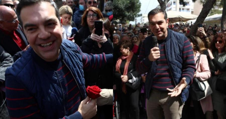 Ο Αλέξης Τσίπρας στη Νέα Σμύρνη: Τεράστια συγκέντρωση, περπάτησε κρατώντας ένα κόκκινο τριαντάφυλλο