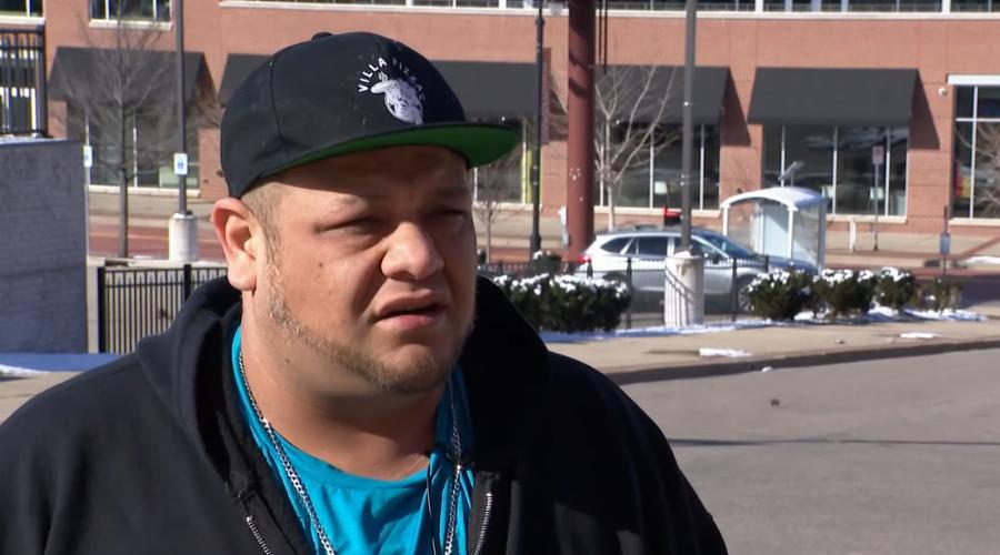 Αίσιο τέλος για το μικρό κορίτσι: Ντελιβεράς έσωσε 3χρονο παιδί που περιπλανιόταν μόνο του στους δρόμους τα ξημερώματα