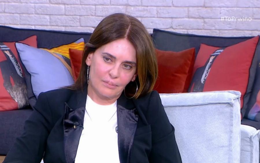 «Δεν μπορώ να πιώ χωρίς καλαμάκι»: Η Κατερίνα Πλουμιδάκη για τον Έλληνα πλαστικό που της κατέστρεψε τα χείλη