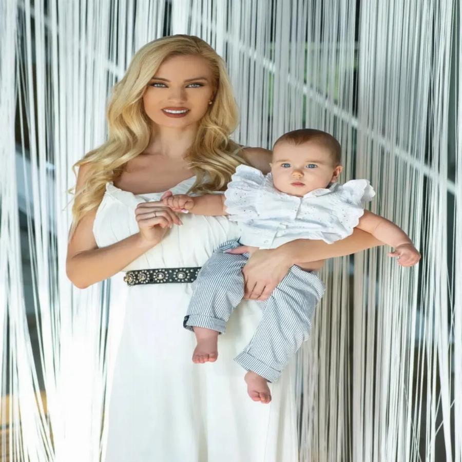 Η Τζούλια Νόβα για το μωρό της: «Κρατάω μόνη την κόρη μου – Είναι λίγο δύσκολο, αλλά τι να κάνεις; Ήθελα μωρό και πρέπει να το δεχθώ»