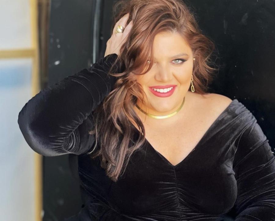 Έφερε το καλοκαίρι: Η Δανάη Μπάρκα έβαλε το μαγιό της, πόζαρε και έστειλε το μήνυμά της