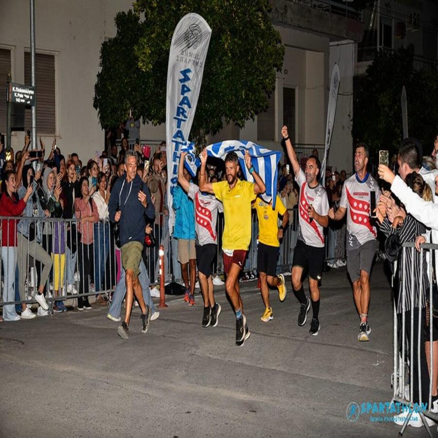 Μας κάνει περήφανους ο Φώτης Ζησιμόπουλος: Ο αστυνομικός που ξεκίνησε να τρέχει για πλάκα και έγινε δρομέας υπεραποστάσεων