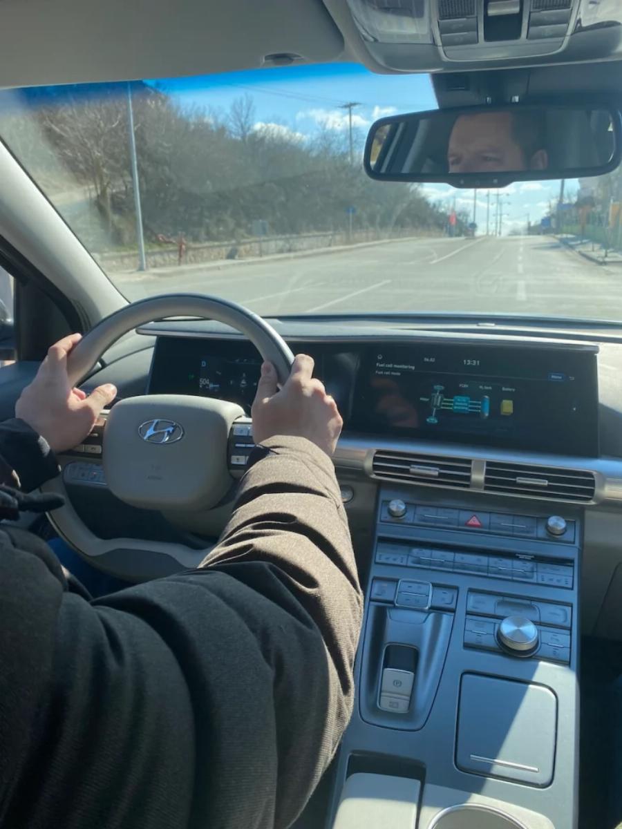 Κυκλοφόρησε για πρώτη φορά και βάζει τέλος στο καυσαέριο: Το πρώτο αυτοκίνητο υδρογόνου στους ελληνικούς δρόμους