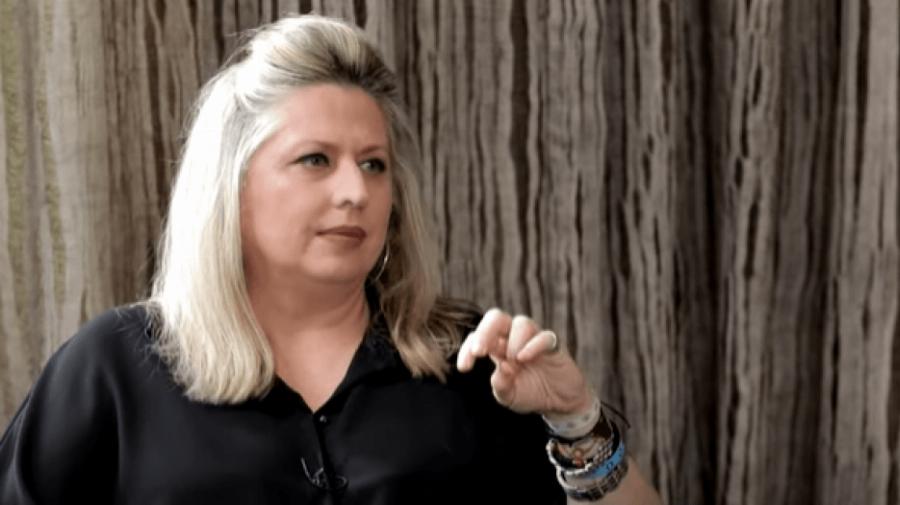 «Πρέπει να σας πω κάτι πολύ δυσάρεστο»: Απαρηγόρητη η Σάντρα Βουτσά με τη νέα απώλεια μετά τον χαμό του πατέρα της