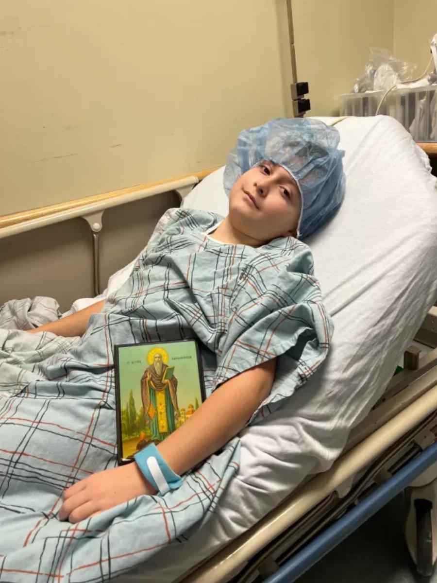 Πολύπλοκο χειρουργείο για τον 9χρονο Δημήτρη: Αφαίρεσαν όγκο σε μέγεθος αυγού από το στόμα του μικρού παιδιού