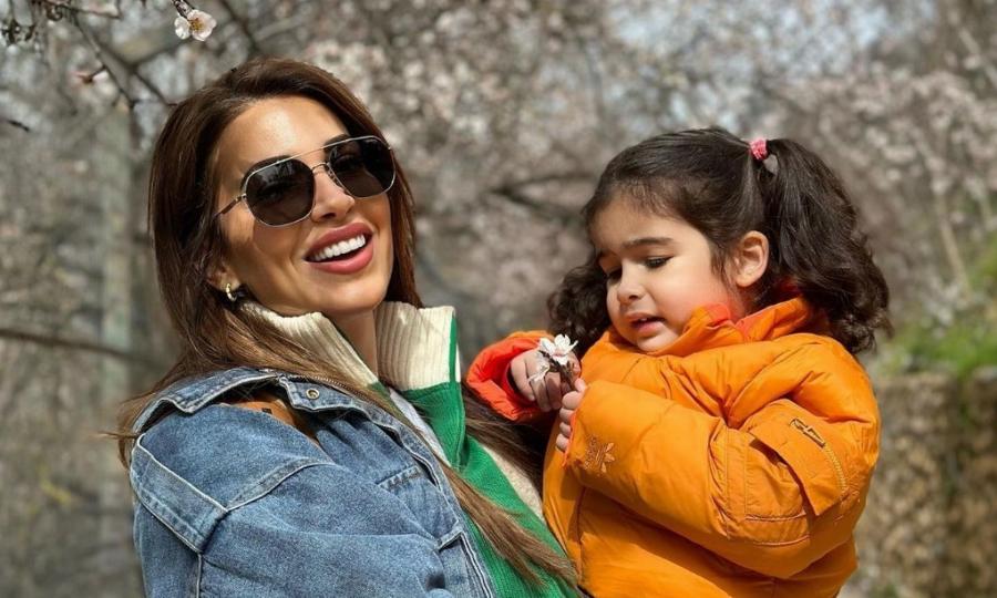 «Αποκλείουμε την παιδική αρθρίτιδα»: Η Ελένη Χατζίδου για τα αποτελέσματα των εξετάσεων της μικρής Μελίτας