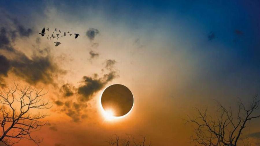 Φέρνει τύχη και ευμάρεια: Η ηλιακή έκλειψη φέρνει τα πάνω – κάτω σε 4 ζώδια, θα γεμίσουν χρήματα οι τσέπες τους