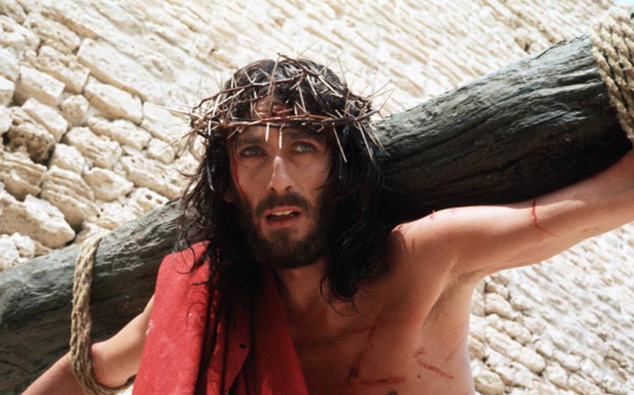 Τι απέγινε ο Ρόμπερτ Πάουελ μετά τον ρόλο του Χριστού: Η επιλογή για τον ρόλο, η προσωπική ζωή και ο γάμος πριν τα γυρίσματα