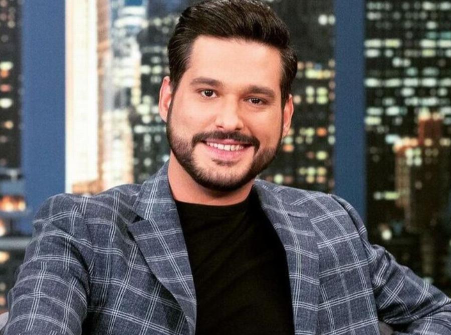 Ο Φοίβος Παπαδάκης εξομολογείται: «Δεύτερος Γιώργος Παπαδάκης δεν θα υπάρξει – Είμαι περήφανος για το επίθετο μου»