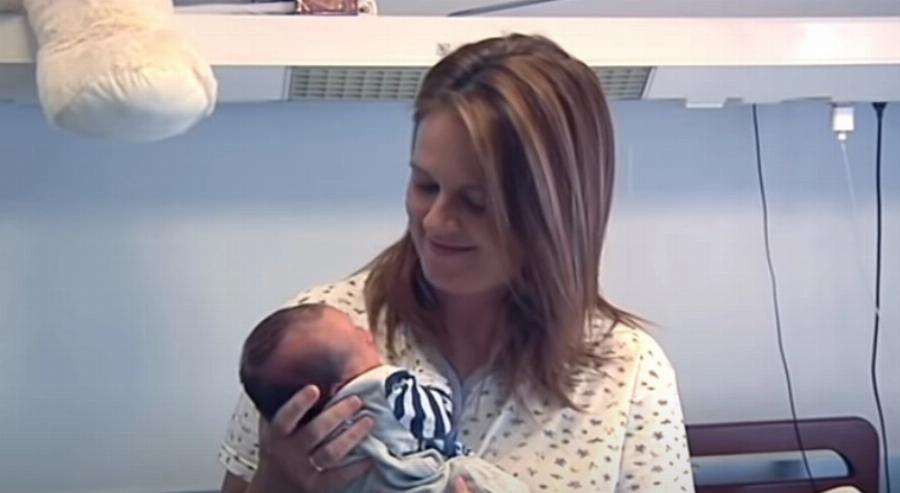 Μοναδικές στιγμές στη Καλαμάτα: Γυναίκα φέρνει στο κόσμο το 8ο παιδί της και είναι ένας κούκλος