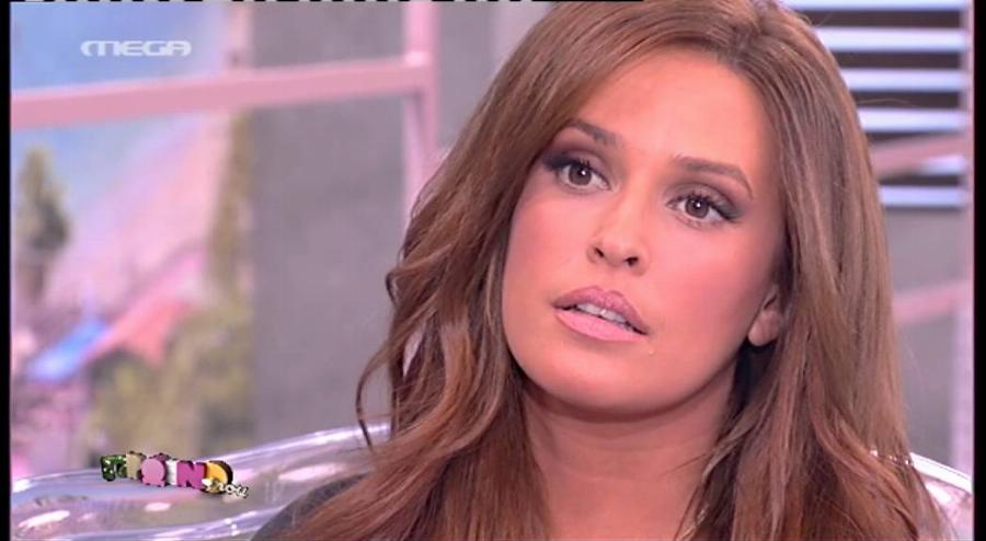 Το ίδιο όμορφη όπως και σήμερα: Οι σπάνιες φωτογραφίες με την Σίσσυ Χρηστίδου, 17 χρόνια πριν, αγνώριστη με μίνι και ξανθό μαλλί