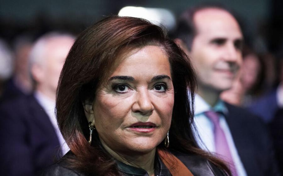 Η Ντόρα Μπακογιάννη κατακτά το TikTok: Άνοιξε λογαριασμό, προσφέρει σοκολατάκια και αυτοτρολάρεται