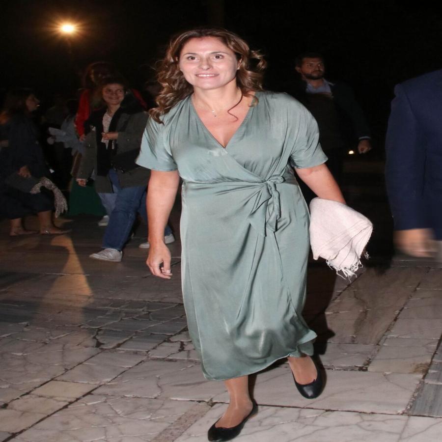 Απλό, διαχρονικό και chic: Το minimal στυλ της Μπέτυς Μπαζιάνα είναι ο απόλυτος οδηγός για σένα που αγαπάς το απλό ντύσιμο