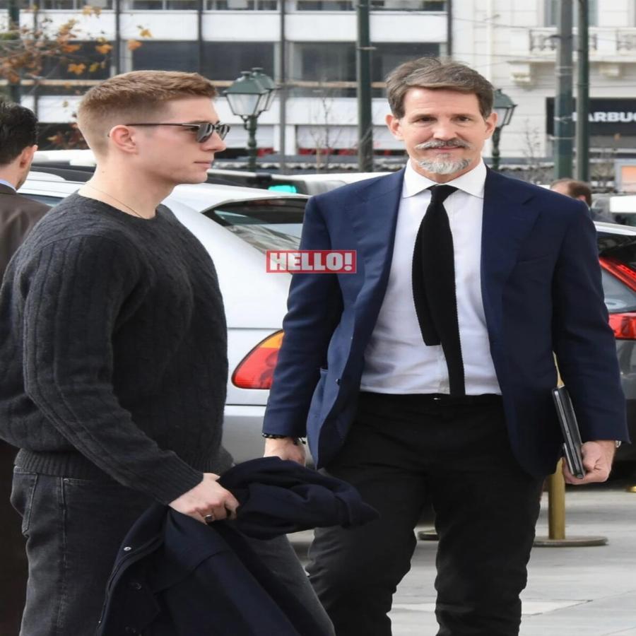 Πήρε τη γοητεία του πατέρα του και την ομορφιά της μητέρας του: Ο γιος του Παύλου Γλύξμπουργκ σε μια σπάνια φωτογραφία μαζί με τον πατέρα του