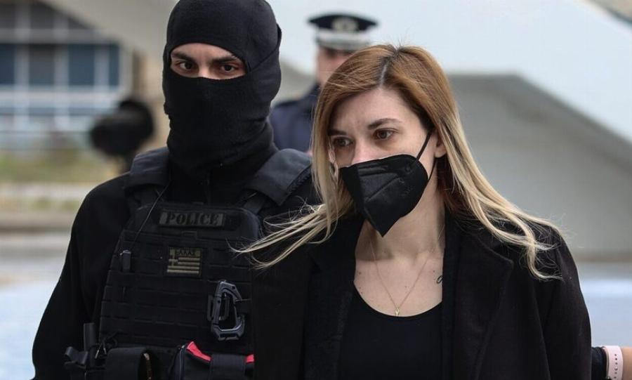 Το μυστήριο με το πανάκι της Ίριδας: Η κατάθεση του Ηλιάδη τα φέρνει όλα στο φως και τα μηνύματα της Ρούλας Πισπιρίγκου