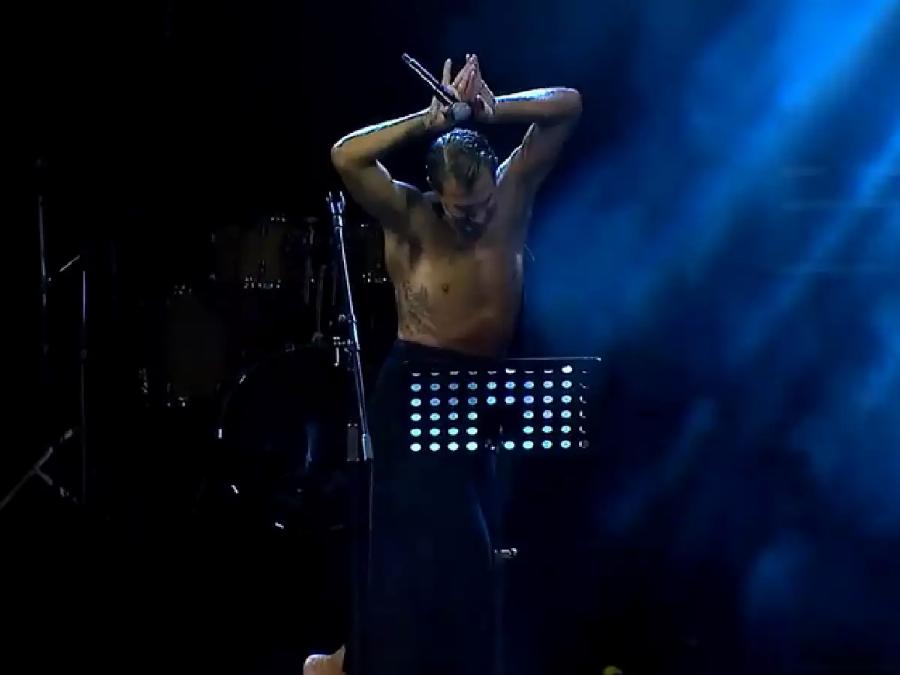 Έκλεψε τη παράσταση ο Χανταμπάκης: Οι παραφωνίες των παικτών του Survivor και ο παίκτης που έγινε Ρουβάς με φούστα Valentino