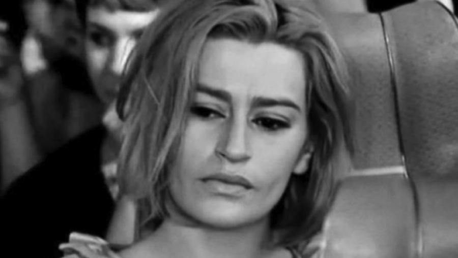 Συγκινητικές στιγμές στη Μητρόπολη Αθηνών: Ο καλλιτεχνικός κόσμος στη κηδεία της σπουδαίας ηθοποιού Κατερίνας Χέλμη