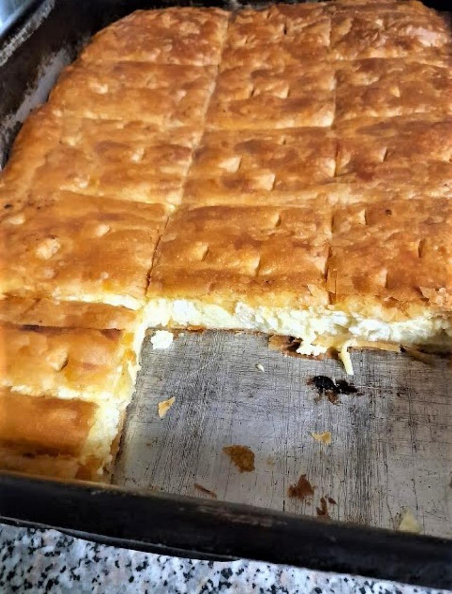 Ούτε ψίχουλο δεν θα μείνει: Η πιο εύκολη και αφράτη Πασχαλινή τυρόπιτα με απίστευτη κρέμα από τη Βέφα Αλεξιάδου