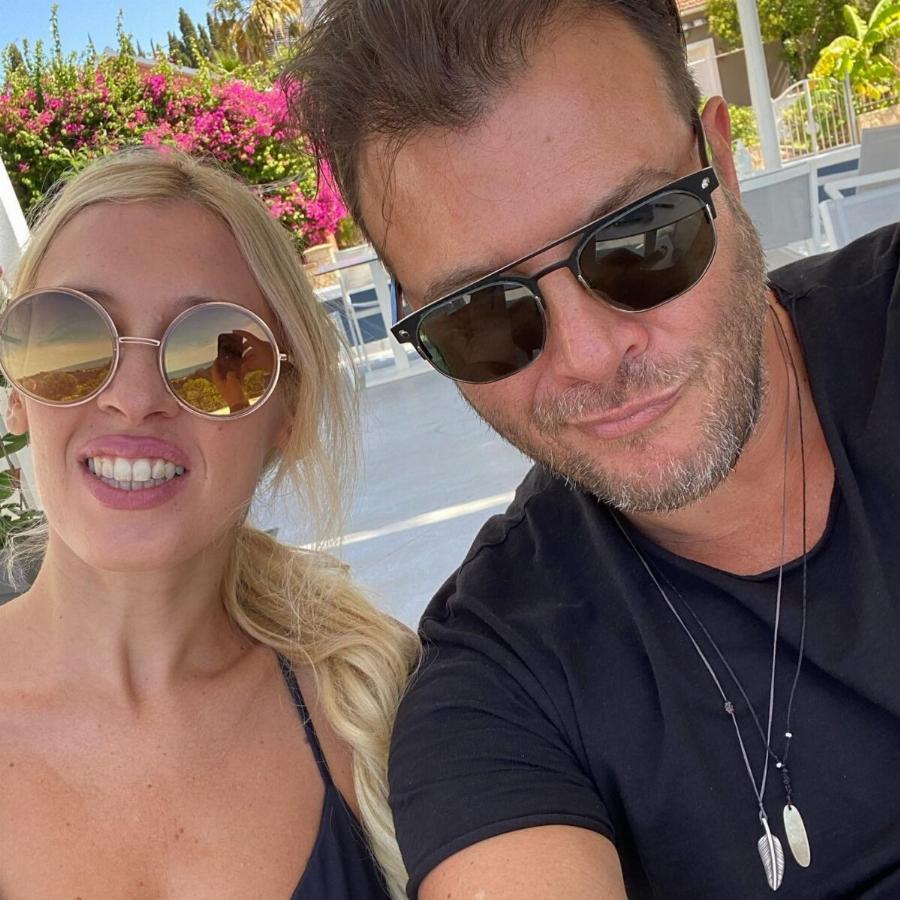 Αυτή είναι η ηλικία του Λάμπη Λιβιεράτου: Η ζωή του τραγουδιστή σήμερα και η λατρεία στις κόρες του