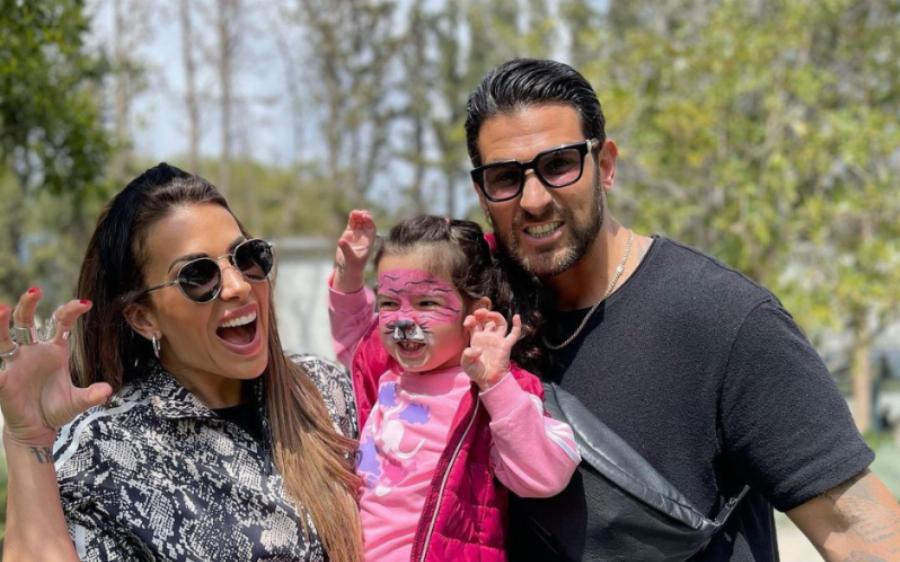 “Να δούμε γιατί πονάει τόσο”: Η Ελένη Χατζίδου ανήσυχη για τη κόρη της, ο φόβος για αρθρίτιδα και τα αποτελέσματα των εξετάσεων