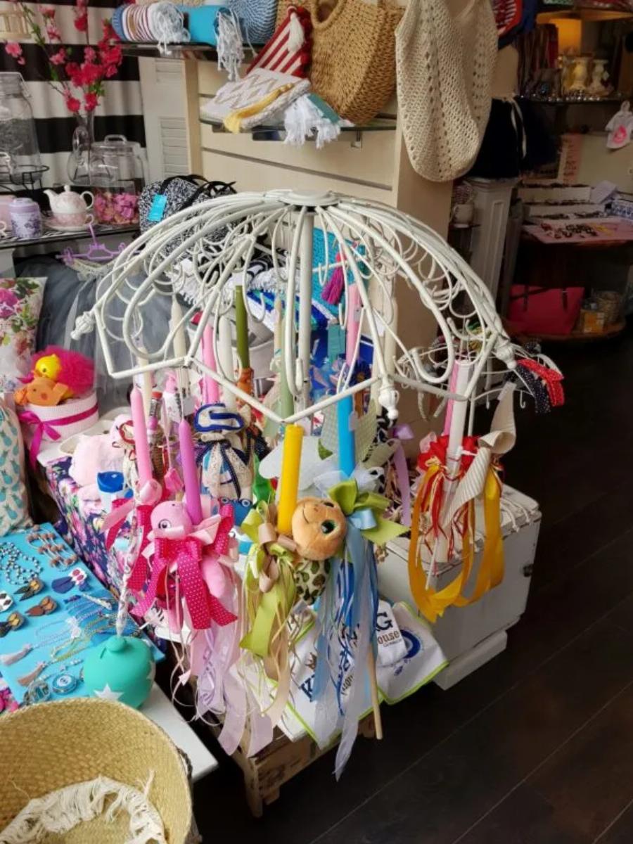 Εξομολόγηση μητέρας: Η κόρη μου ζήτησε αθλητικά παπούτσια 200 ευρώ και η νονά της, της είπε οχι. Τότε γιατί τη ρώτησε;