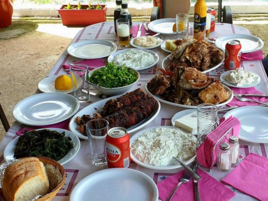 Κατάθεση ψυχής: «Δεν πήγα στον επιτάφιο, δεν έβαψα αυγά, δεν θα κάνω Πασχαλινό τραπέζι. Μαζεύω λεφτά για το ρεύμα»