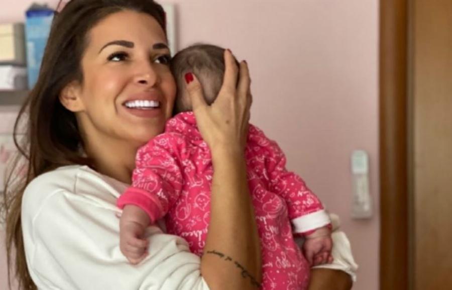 «Να δούμε γιατί πονάει τόσο»: Στιγμές αγωνίας για την κόρη της Ελένης Χατζίδου και τα αποτελέσματα των εξετάσεων της