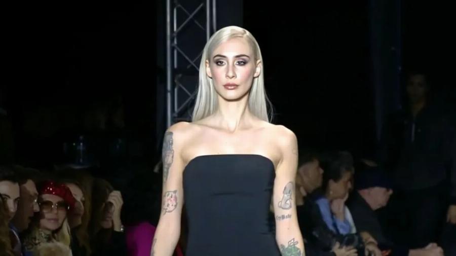 Όλοι χάζευαν την Κιάρα Μαρκέζη: Η εγγονή του Άκη Τσοχατζόπουλου έκανε πασαρέλα στο Athens Fashion Week κι έλαμψε