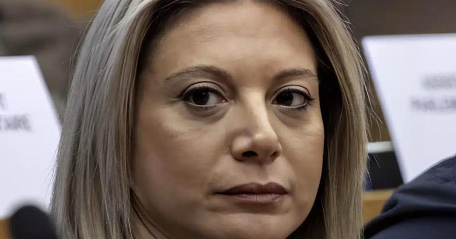 «Ελπίζω Auτoς να είναι ο πάτoς»: Eξαλλn με Eξopγιστικo σκίτσο για τα Τέμπη η Μαρία Καρυστιανού