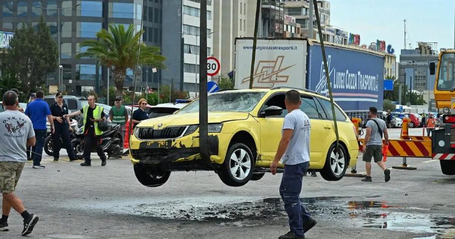 Συγκλονιστικές μαρτυρίες για την πτώση του ταξί στο λιμάνι του Πειραιά: Ο οδηγός έβαλε τη ζώνη, ανέπτυξε ταχύτητα και κατέληξε στη θάλασσα