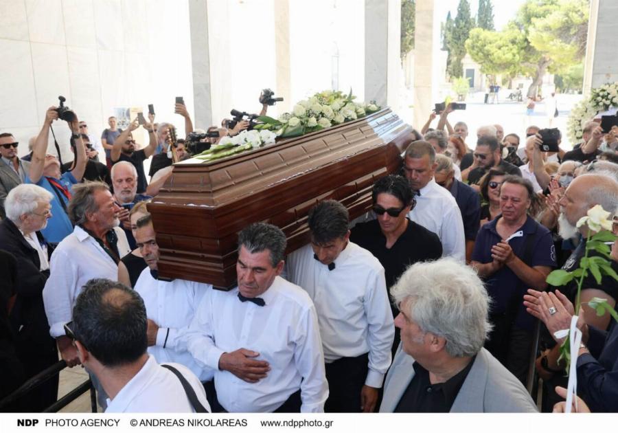 Πάνος Βλάχος: Γιατί σήκωσε το φέρετρο του Νίκου Καλογερόπουλου στην κηδεία – Η άγνωστη σχέση τους